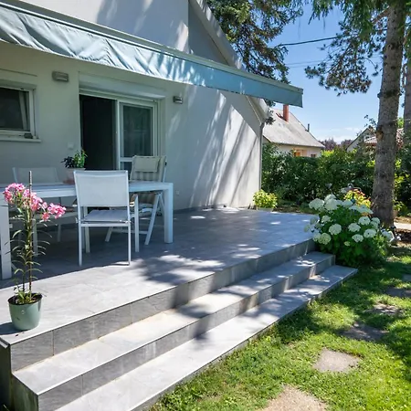 Vilagos Kert Oliva House Steam 度假居