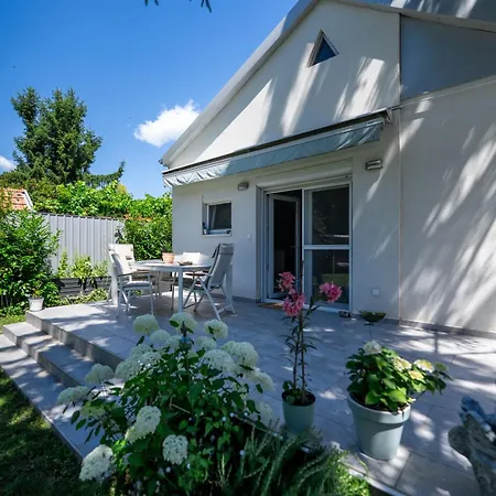 度假居 Vilagos Kert Oliva House Steam